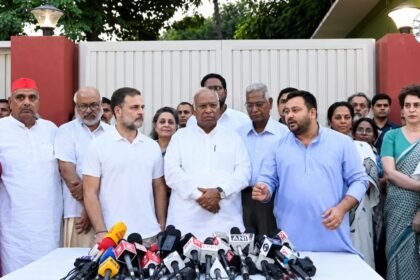 राहुल गांधी के घर INDIA गठबंधन की हाई टी बैठक