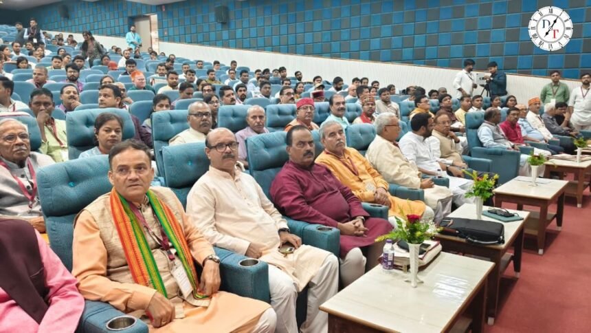 Rohtas में युवा इतिहासकार राष्ट्रीय संगोष्ठी को संबोधित करते उच्च शिक्षा मंत्री