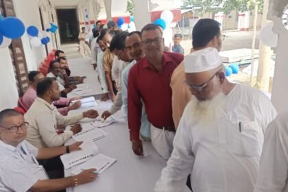 सारण शिक्षक चुनाव: 18 प्रत्याशियों के लिए वोटिंग शुरू