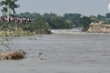Shitalpur Embankment Breach: शीतलपुर तटबंध टूटने पर 3 इंजीनियर हटाए गए