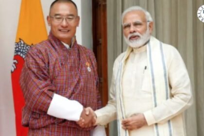 भूटान प्रधानमंत्री त्शेरिंग तोबगे और प्रधानमंत्री नरेंद्र मोदी