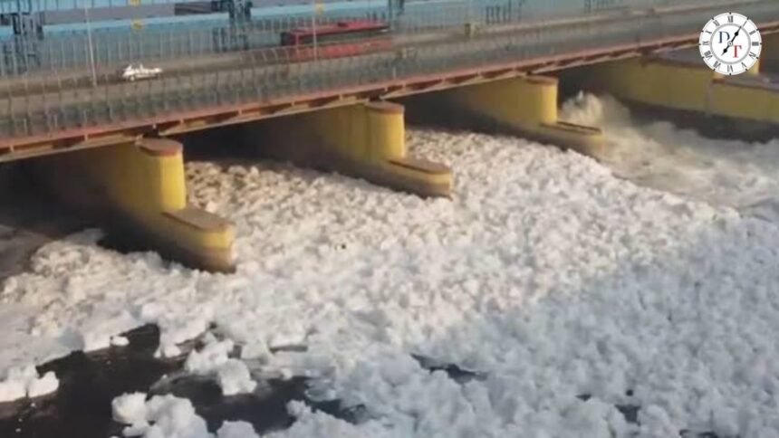 यमुना झाग हटाने के ठेके पर सवाल, DJB से जवाब की मांग